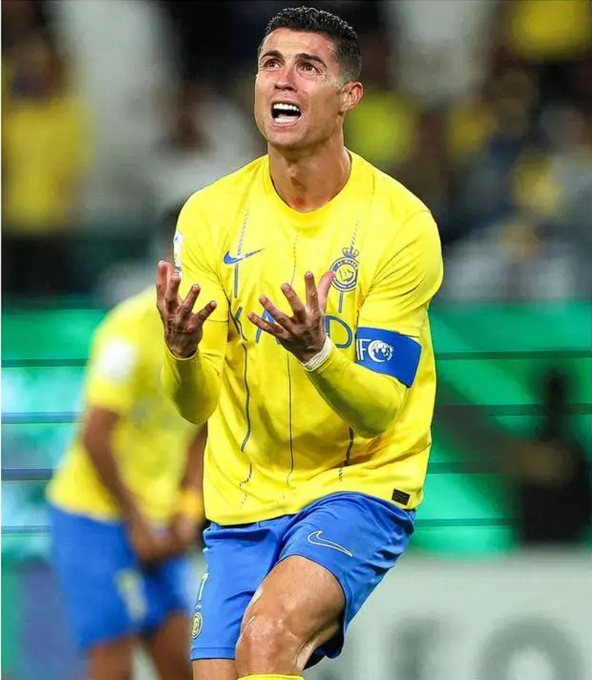 包含反败为胜首场状态出色，利物浦观众沸腾！，C罗重返赛场观众掌声雷动的词条