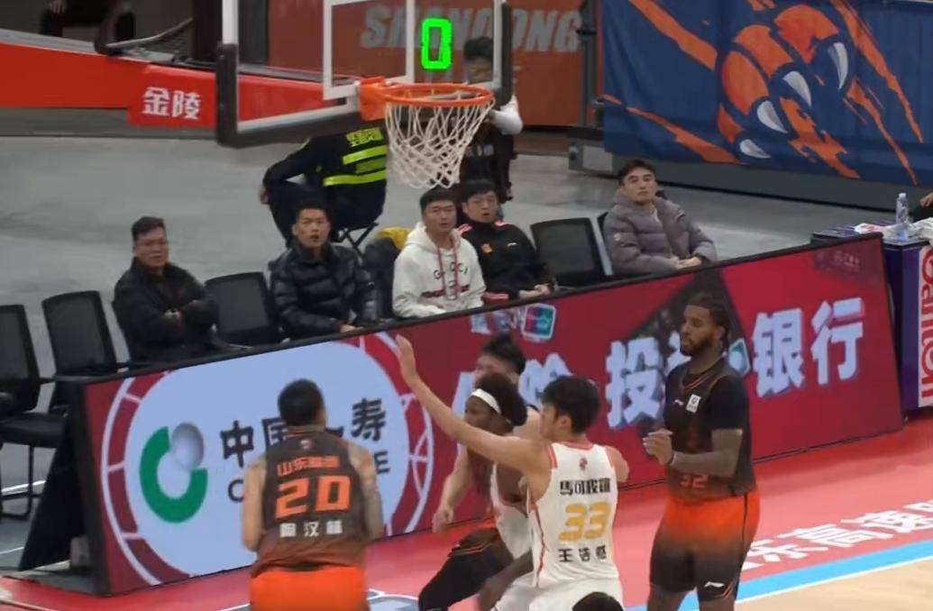 赛地聚焦:CBA常规赛国际比赛日热度飙升;山东男篮强势反弹;管理层满意;身体对抗强度拉满的简单介绍-ayx