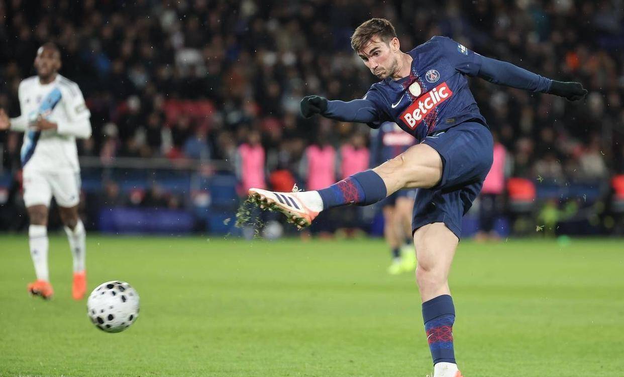 赛地聚焦：法甲清晨热度飙升，广州队止住颓势，话题不断，更衣室氛围转暖的简单介绍-ayx